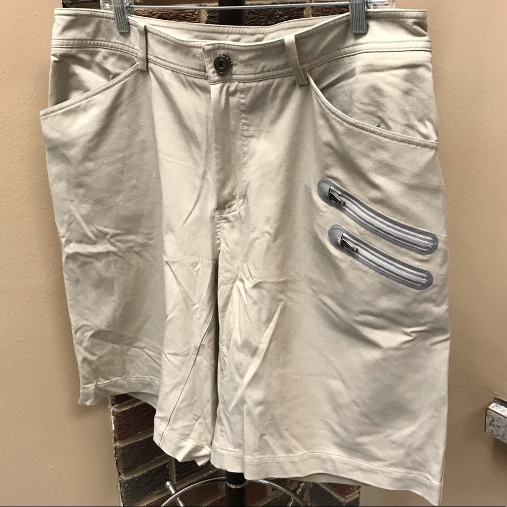 Lululemon shorts - Sz 38